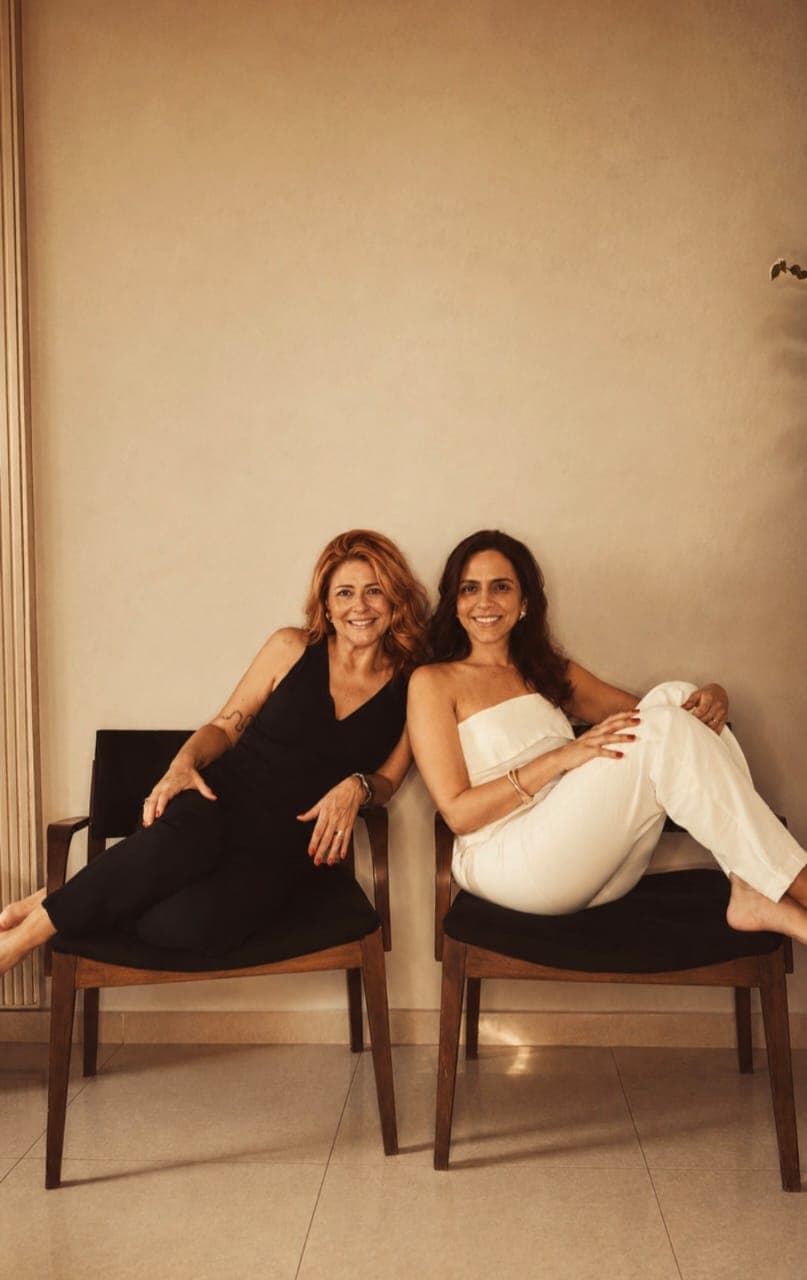 Ana Sarreta e Ana Daltri, amigas e fundadoras do Xamanas, em um momento de leveza e proximidade.