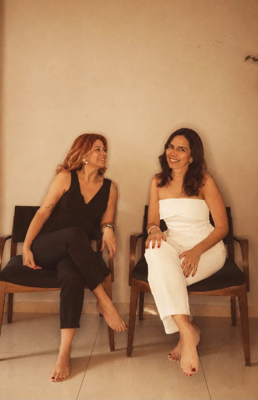 Ana Sarreta e Ana Daltri, amigas e fundadoras do Xamanas, em um momento de leveza e proximidade.